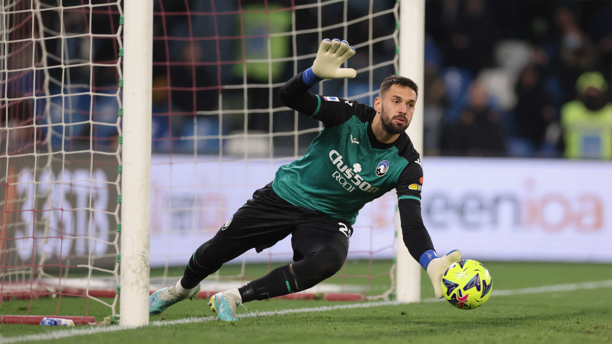 桑普宣布主力门将克拉尼奥手术缺席,错过升降级附加赛次回合 作为联赛中的技术型门将之一,阿莱西奥·克拉尼奥凭借